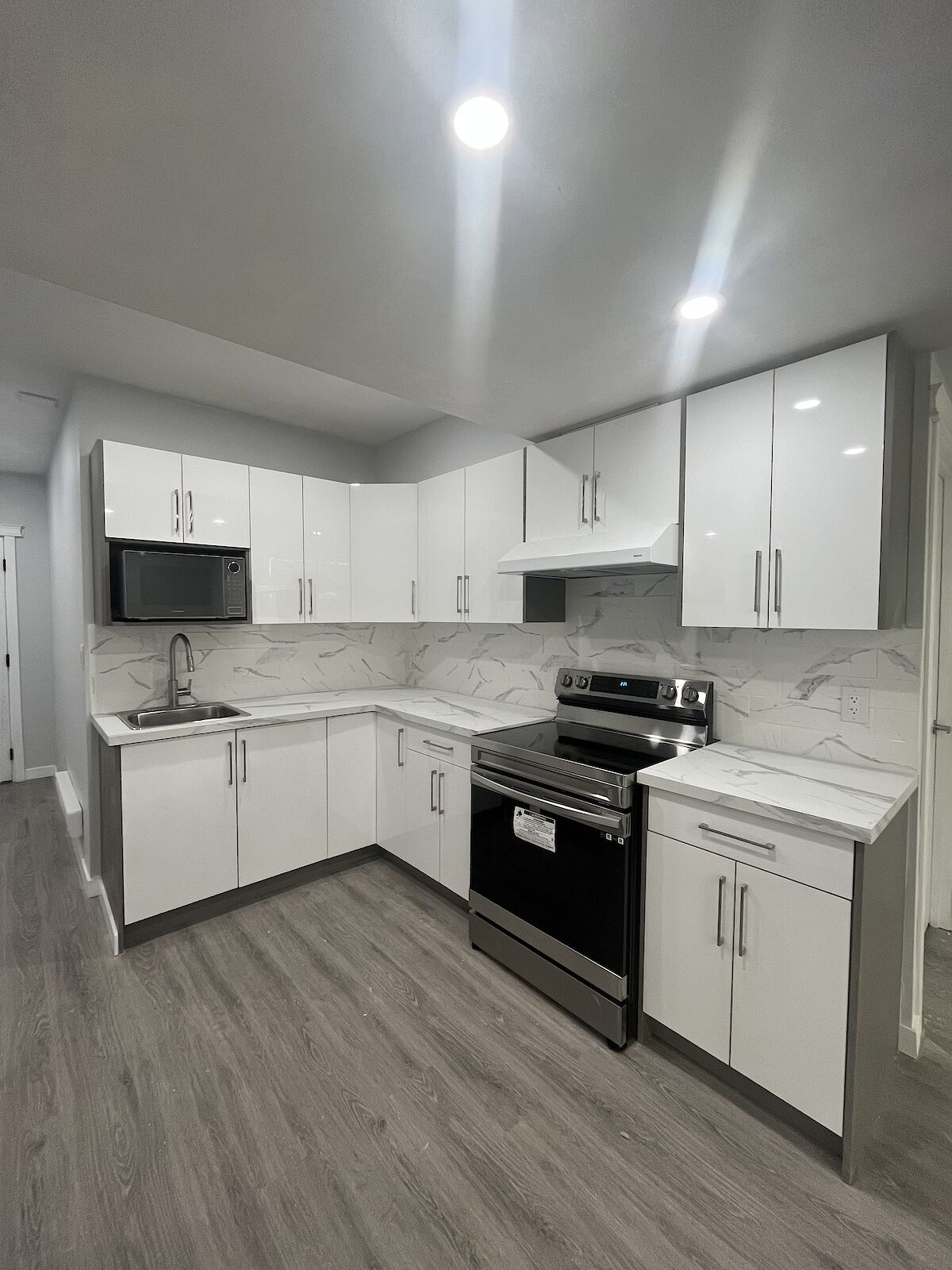 Calgary 1 + Den bedrooms Basement for rent. Property photo: 519702-1