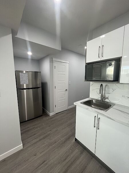 Calgary 1 + Den bedrooms Basement for rent. Property photo: 519702-3