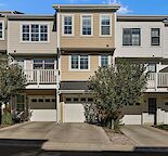 Beautiful 3 Storey Townhouse with 2 Bed, 1.5 Bath & Double Garage