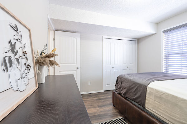 Calgary 2 bedrooms Condo Unit for rent. Property photo: 519923-3