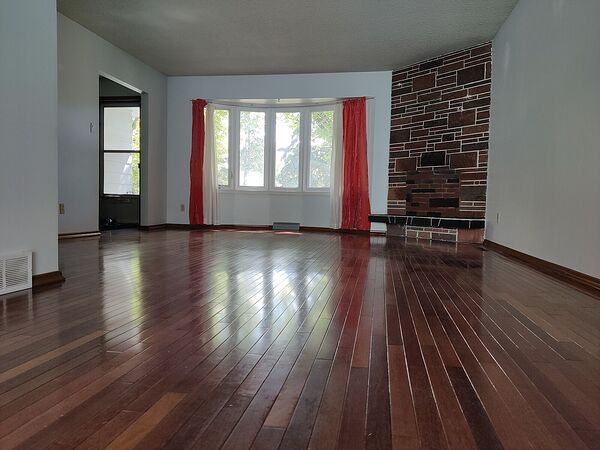 Calgary 4 bedrooms House for rent. Property photo: 520487-2