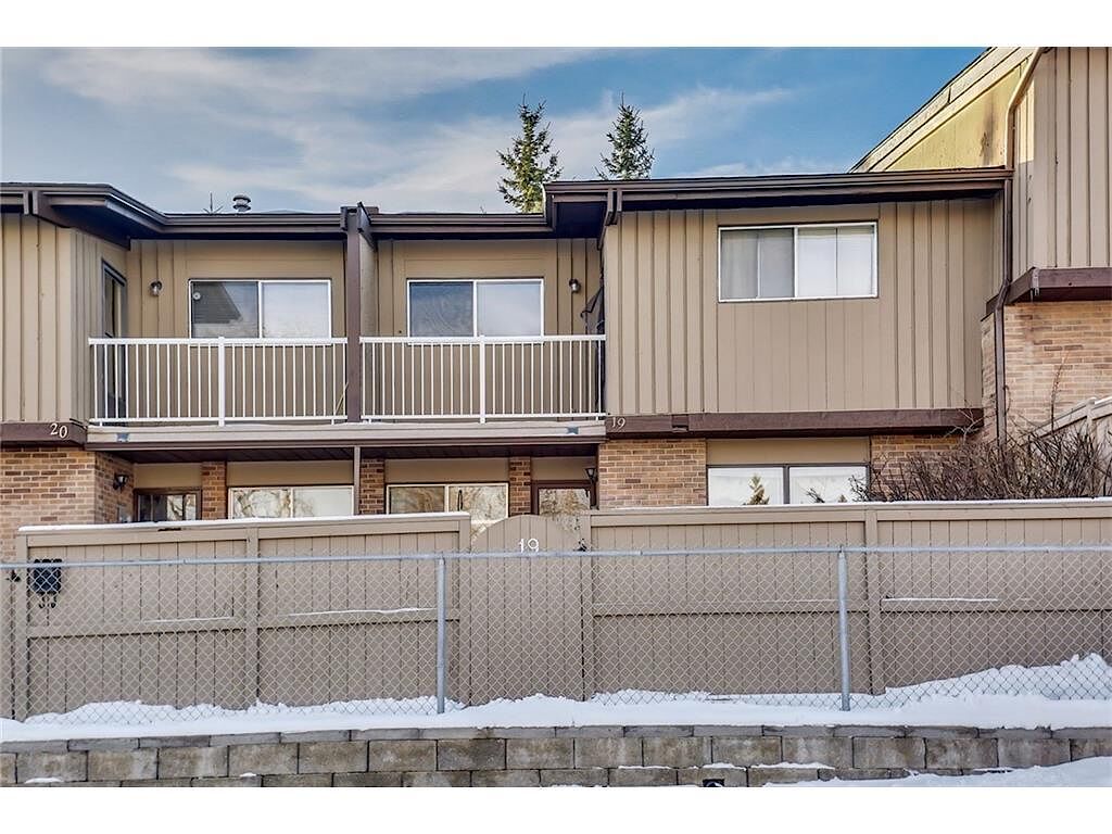Calgary 2 bedrooms Townhouse for rent. Property photo: 521182-1