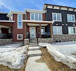 3-bedroom Immaculate Townhouse in Carrington