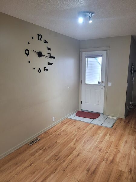 Calgary 3 + Den bedrooms Townhouse for rent. Property photo: 522394-3