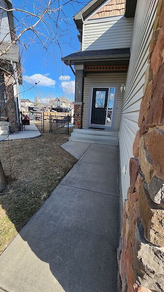 Calgary 3 bedrooms House for rent. Property photo: 522743-2