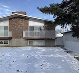 1133 SQFT RENOVATED 3 BEDROOMS,YOUR OWN LAUNDRY& 4PCS BATH.WALK TO SCHOOL& BUS s
