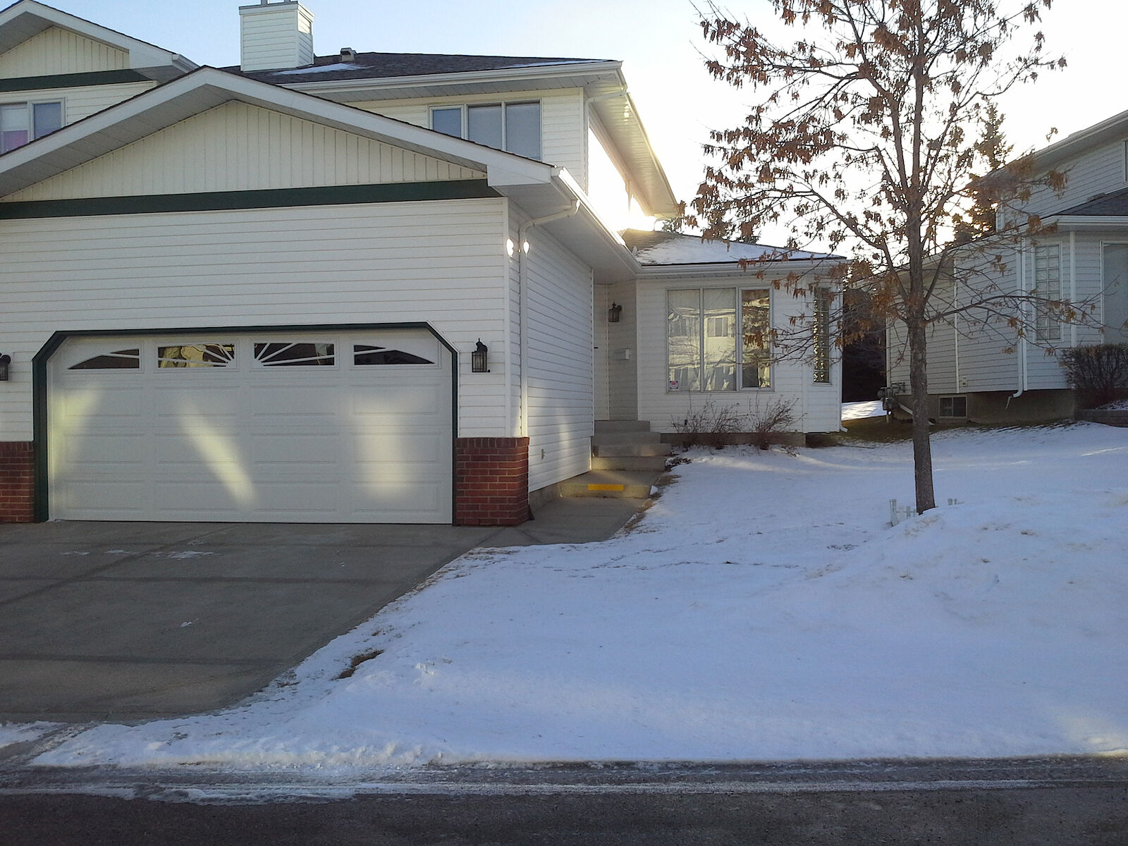 Calgary 2 bedrooms Duplex for rent. Property photo: 523004-1