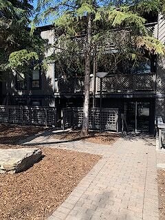 Calgary 2 bedrooms Condo Unit for rent. Property photo: 523150-2