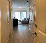Quiet & Modern 1 Bedroom + Den Condo in Legacy Park SE