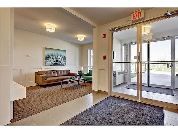 Calgary 1 bedroom Condo Unit for rent. Property photo: 523847-2