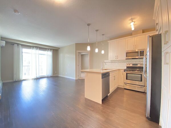 Calgary 2 bedrooms Condo Unit for rent. Property photo: 523860-3