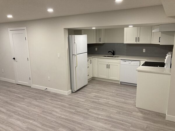 Calgary 2 bedrooms Basement for rent. Property photo: 523861-2