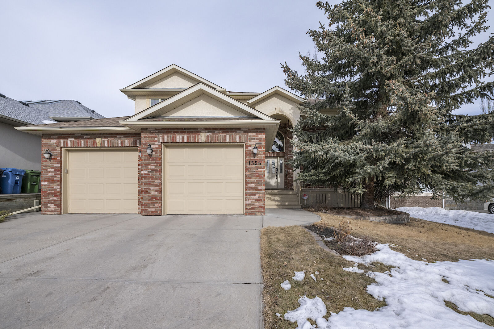 Calgary 5 + Den bedrooms House for rent. Property photo: 524022-1