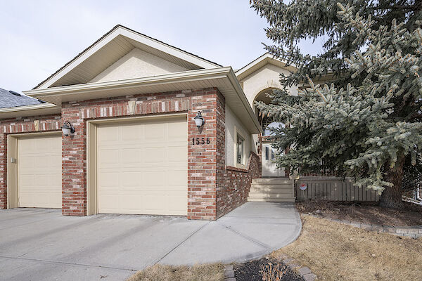 Calgary 5 + Den bedrooms House for rent. Property photo: 524022-2