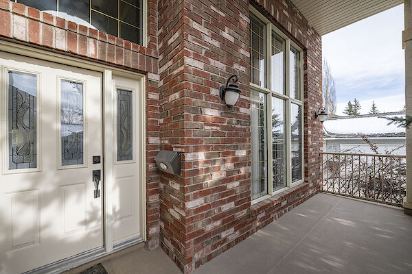 Calgary 5 + Den bedrooms House for rent. Property photo: 524022-3