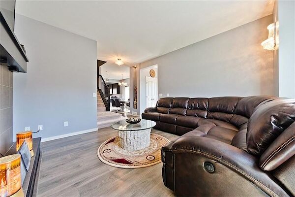 Calgary 5 bedrooms House for rent. Property photo: 524115-3