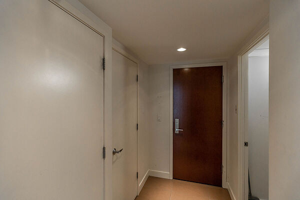 Calgary 2 bedrooms Condo Unit for rent. Property photo: 524210-3