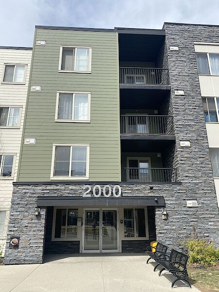 Calgary 2 bedrooms Condo Unit for rent. Property photo: 524258-2