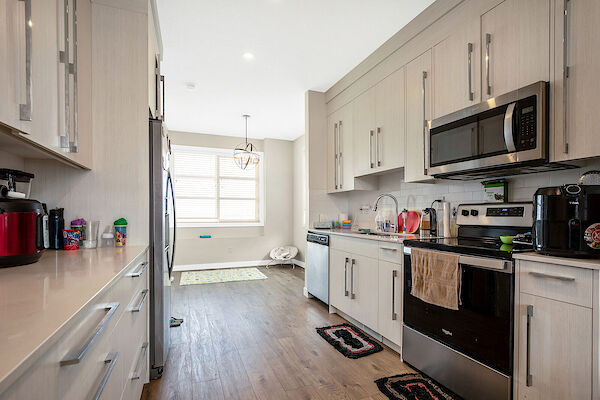 Calgary 2 bedrooms Townhouse for rent. Property photo: 524275-2
