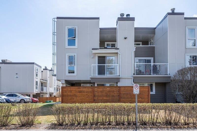 Calgary 2 bedrooms Condo Unit for rent. Property photo: 524737-1