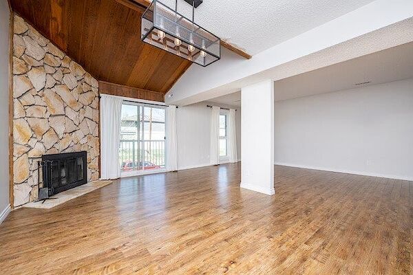 Calgary 2 bedrooms Condo Unit for rent. Property photo: 524737-3