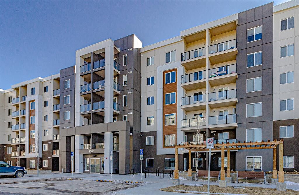 Calgary 1 + Den bedrooms Condo Unit for rent. Property photo: 524777-1