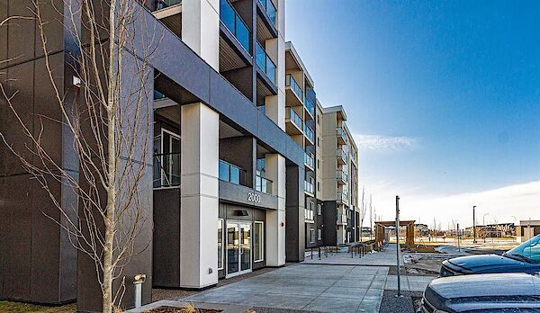 Calgary 1 + Den bedrooms Condo Unit for rent. Property photo: 524777-2