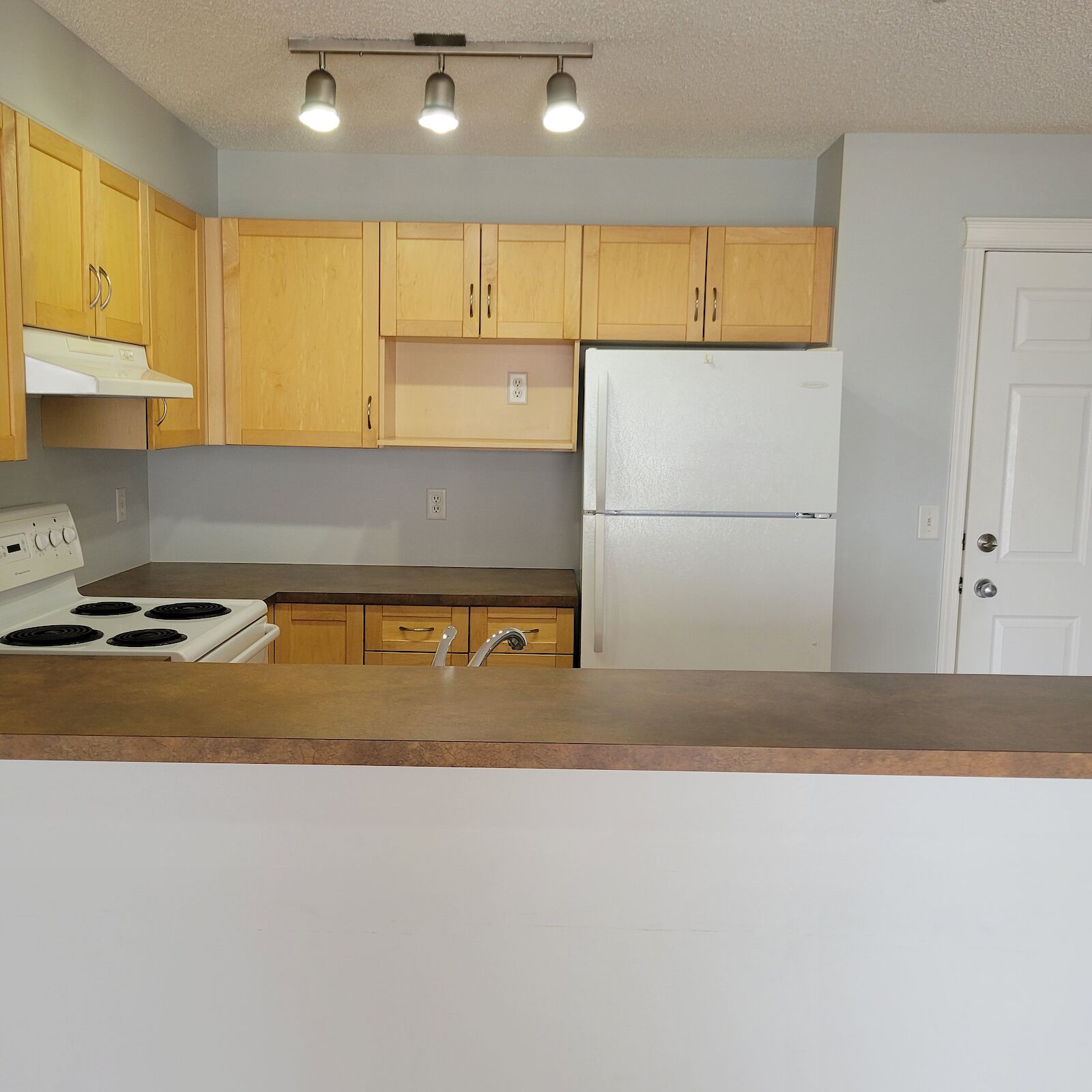 Calgary 1 bedroom Condo Unit for rent. Property photo: 524806-1