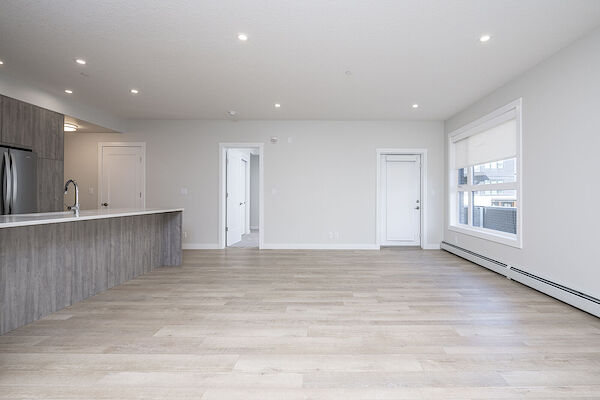 Calgary 2 bedrooms Condo Unit for rent. Property photo: 524921-2