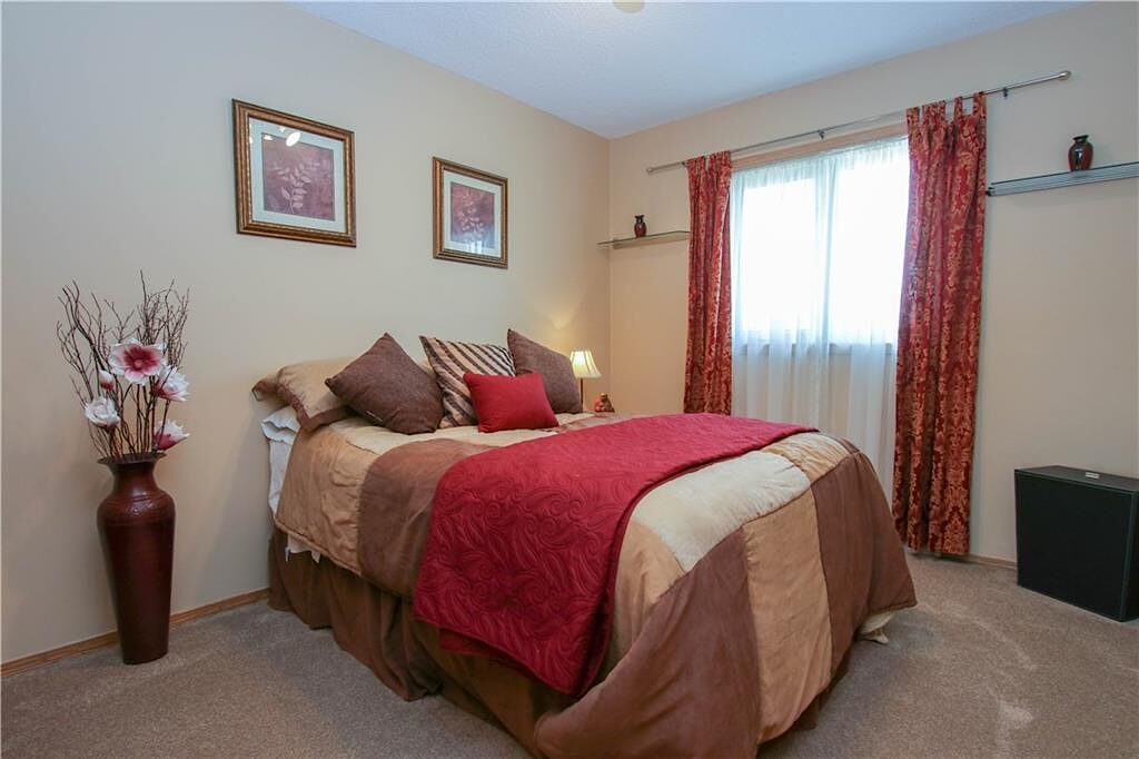 Calgary 1 bedroom Room For Rent for rent. Property photo: 525700-1