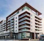 Luxurious South Facing 2 bedroom 2 bathroom with Mountain Views
