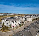 Fabulous unit-Panoramic views of mountains & walking distance to LRT station