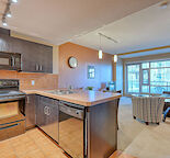 Cozy, furnished 1 Bed 1 Bath Downtown/Victoria Park Condo