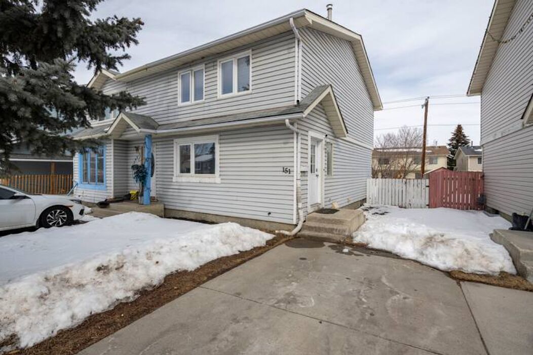 Calgary 3 bedrooms Duplex for rent. Property photo: 526626-1