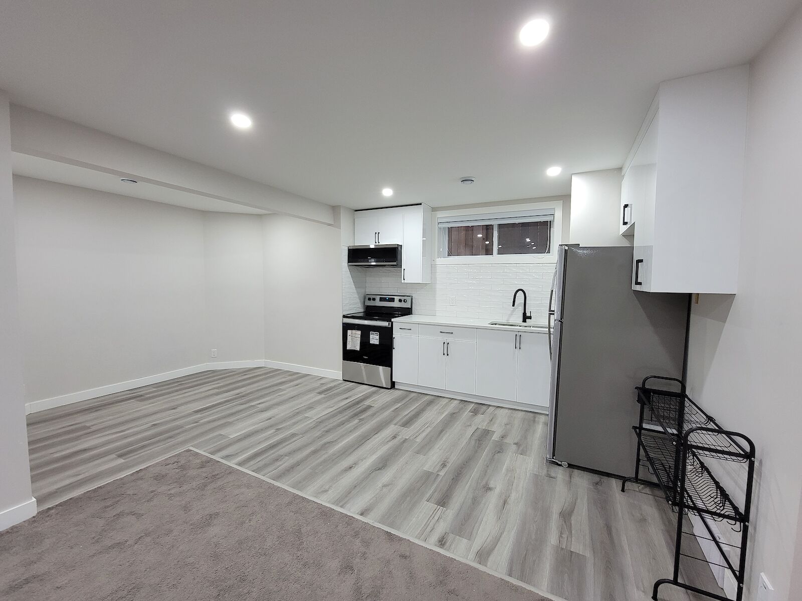 Calgary 2 + Den bedrooms Basement for rent. Property photo: 526987-1