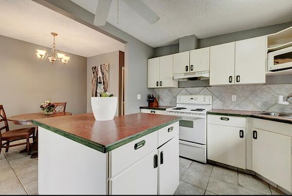 Calgary 3 bedrooms Duplex for rent. Property photo: 527502-3