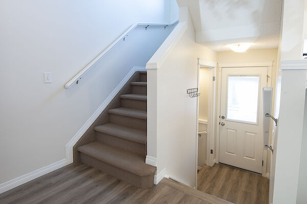 Calgary 4 bedrooms House for rent. Property photo: 527907-3