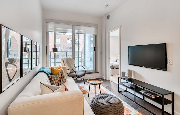 Calgary 2 bedrooms Condo Unit for rent. Property photo: 527909-1