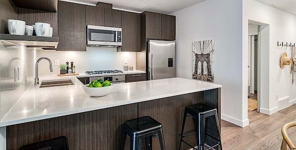Calgary 2 bedrooms Condo Unit for rent. Property photo: 527909-2