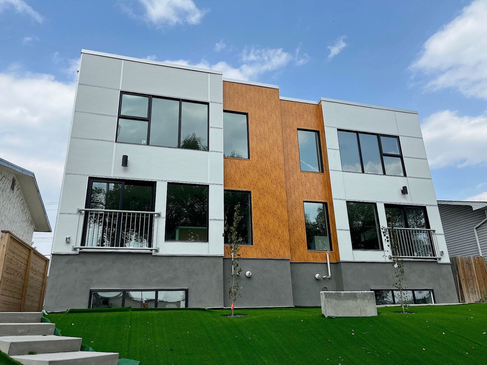 Calgary 2 bedrooms Duplex for rent. Property photo: 527982-1