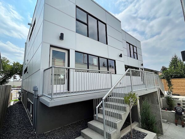 Calgary 2 bedrooms Duplex for rent. Property photo: 527982-2
