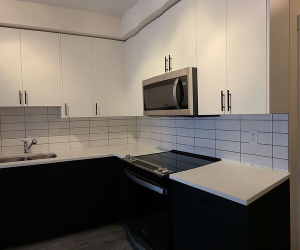 Calgary 2 bedrooms Condo Unit for rent. Property photo: 528381-2