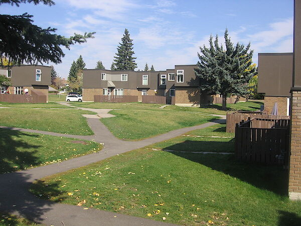 Calgary 3 bedrooms Townhouse for rent. Property photo: 528388-2
