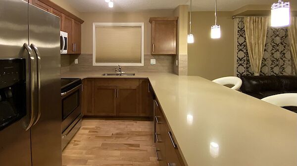Calgary 2 + Den bedrooms Condo Unit for rent. Property photo: 528521-3