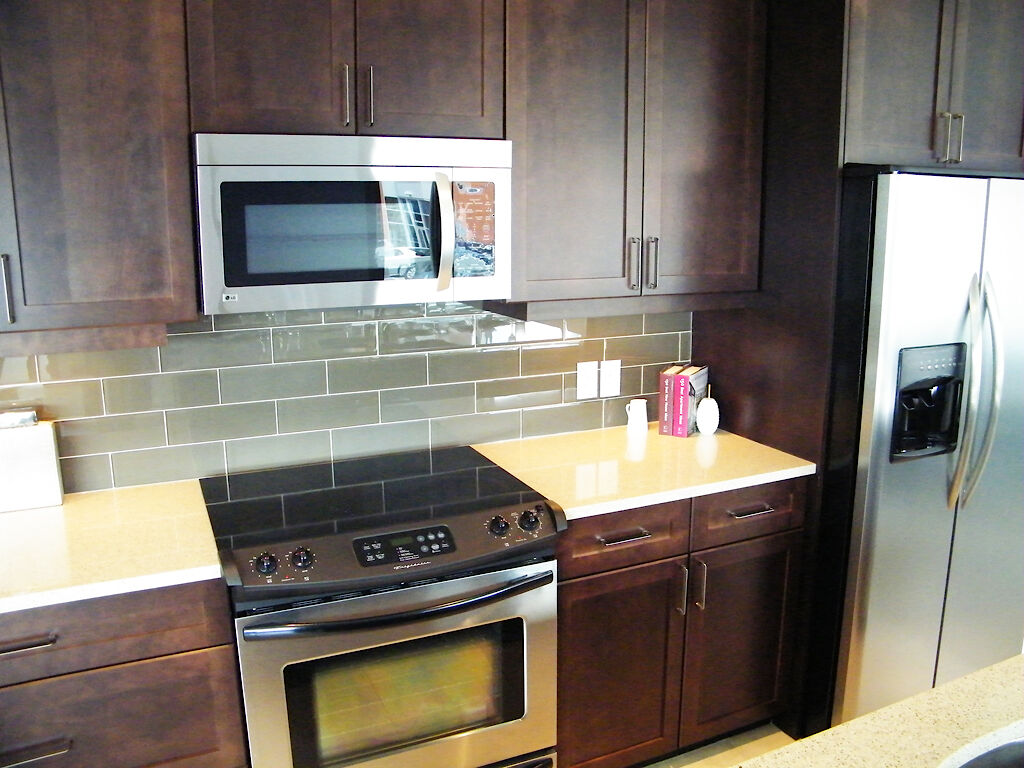 Calgary 2 bedrooms Condo Unit for rent. Property photo: 528612-1