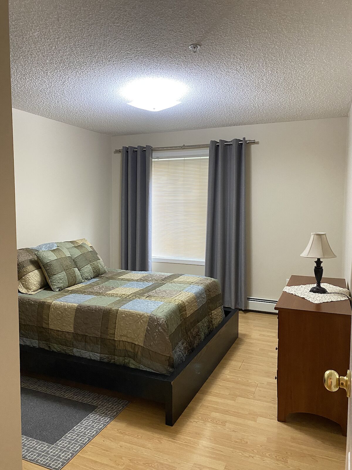 Calgary 1 bedroom Room For Rent for rent. Property photo: 528651-1