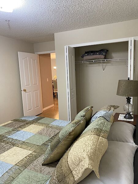 Calgary 1 bedroom Room For Rent for rent. Property photo: 528651-2