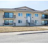Clean, Well Maintained Bowness Apartments