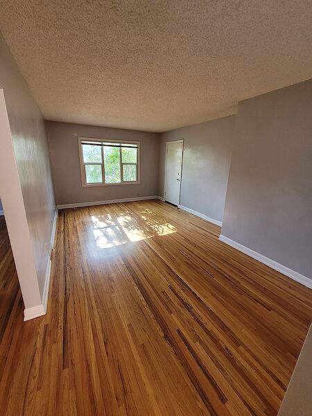 Calgary 2 bedrooms Condo Unit for rent. Property photo: 528944-3