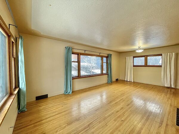 Calgary 2 bedrooms Main Floor for rent. Property photo: 528945-3